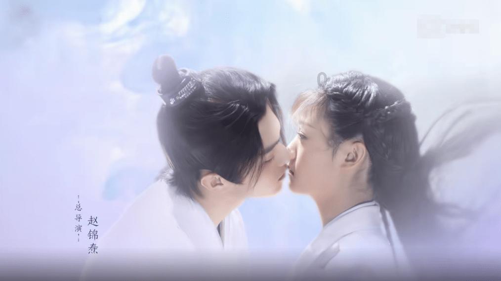1月31日，来自广西的女士带孩子来到河南郑州，第一次看到雪很激动，跟家人现场开视频，想让86岁的婆婆看看雪
